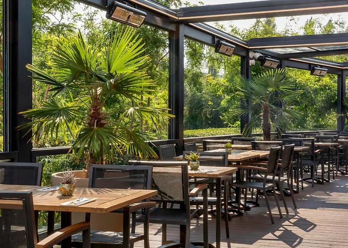 Corendon Urban Amsterdam Schiphol Airport Otel 4*